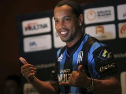 Ronaldinho no ha podido disputar la Liguilla en México. NTX / ARCHIVO