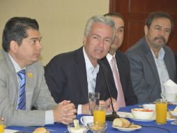 En reunión con el CICEJ, Petersen compartió sus propuestas en materia de transparencia, seguridad y generación de oportunidades. ESPECIAL / Alfonso Petersen Farah