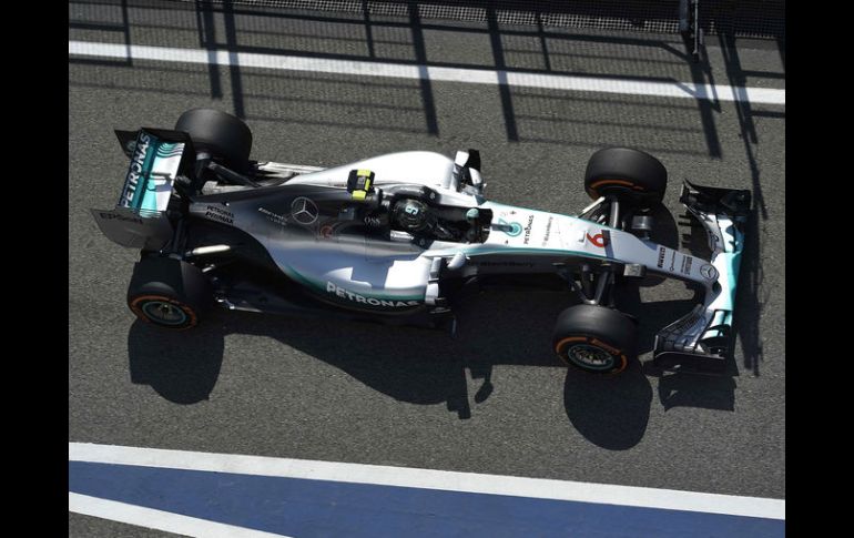 Nico Rosberg durante la primera práctica libre en Barcelona. AFP / L. Gene