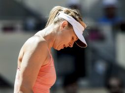 La rusa María Sharapova sucumbe ante su compatriota Svetlana Kuznetsova. AFP / D. Pozo