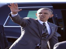 El presidente, Barack Obama saluda a su llegada a Portland. AP / D. Ryan