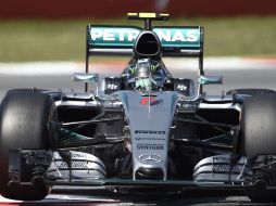 Nico Rosberg (Mercedes) durante la tercera sesión libre del Gran Premio de España. AFP / L.Gene