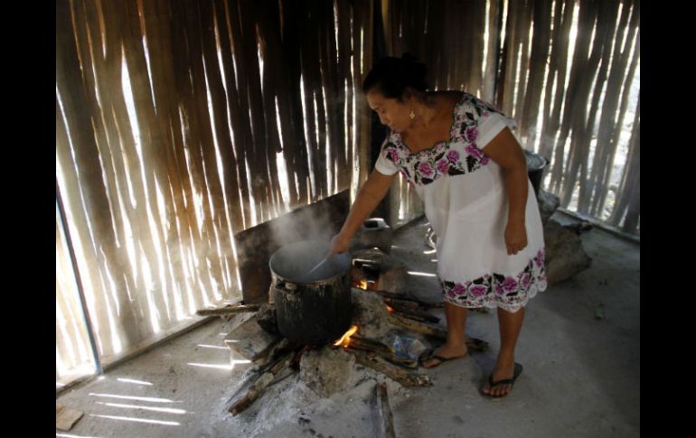 Las mujeres mayas están orgullosas de sus raíces, trabajan día a día para mantener y alimentar a su familia. EL INFORMADOR / ARCHIVO