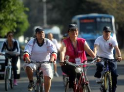 Un grupo de unas 25 personas realizan este sábado un recorrido en el distrito 14 federal. EL INFORMADOR / A. Hinojosa