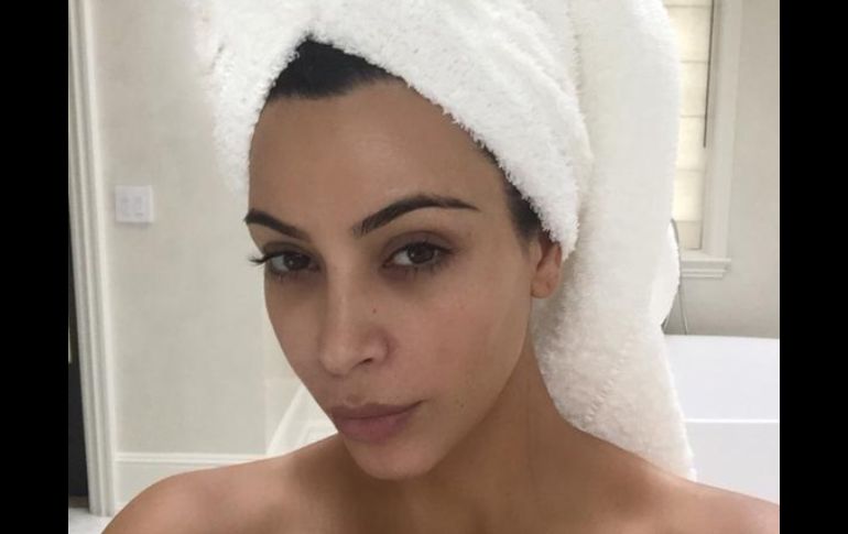 Kim es muy activa en redes sociales, y diariamente cuelga instantáneas de su rostro. TWITTER / @kimkardashian