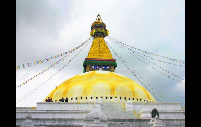 Los ojos de Buda en la stupa de Swayambunath afortunadamente siguen vigilantes. EL INFORMADOR / P. Fernández