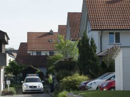 Según los agentes, el hombre estaba separado de su esposa y no tenía permiso de portar armas. EFE / A. Anex