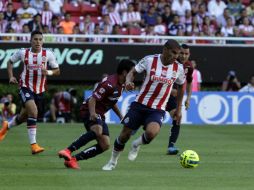 Chivas tuvo un duro rival este domingo como fue Morelia. EL INFORMADOR / R. Tamayo