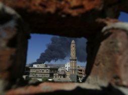 Los bombardeos en la capital yemení, Saná, amenazan con la destrucción del patrimonio cultural de un pueblo con raíces muy antiguas. EFE / Y. Arhab