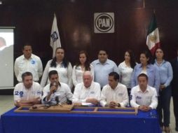 Candidatos a diputados locales y federales del PAN presentaron en el comité municipal la solicitud de expulsión. TWITTER / @CDMPANGDL