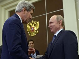 John Kerry y Vladimir Putin sostuvieron un encuentro por cerca de ocho horas en el que acordaron aumentar la cooperación. EFE / A. Nikolsky