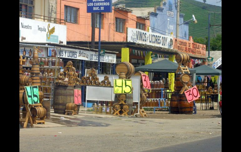 Actualmente, se transporta a dos mil turistas anuales a las tierras del tequila. EL INFORMADOR / ARCHIVO