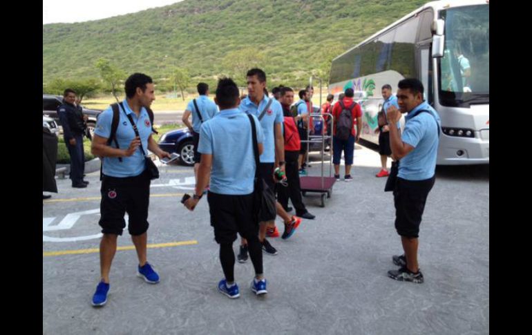 Los Tiburones llegaron este miércoles a la ciudad de Querétaro para enfrentarse este jueves ante los Gallos. TWITTER / @ClubTiburones