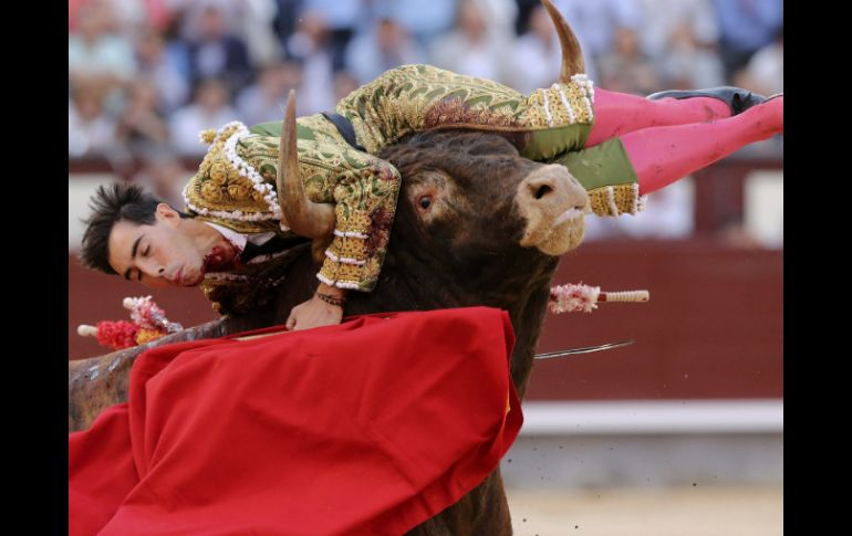 ''Sentí el pitón en el cuello y sabía que era una zona muy complicada y ahí sí me puse en lo peor'', confiesa Jiménez. EFE / ARCHIVO