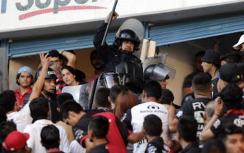 Porra de policía, El Refugio