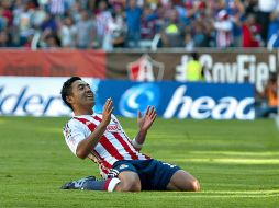 Fabián de la Mora hizo suya la tarde de Clásico Tapatío en la cancha del Estadio Jalisco. MEXSPORT / G. Cauich