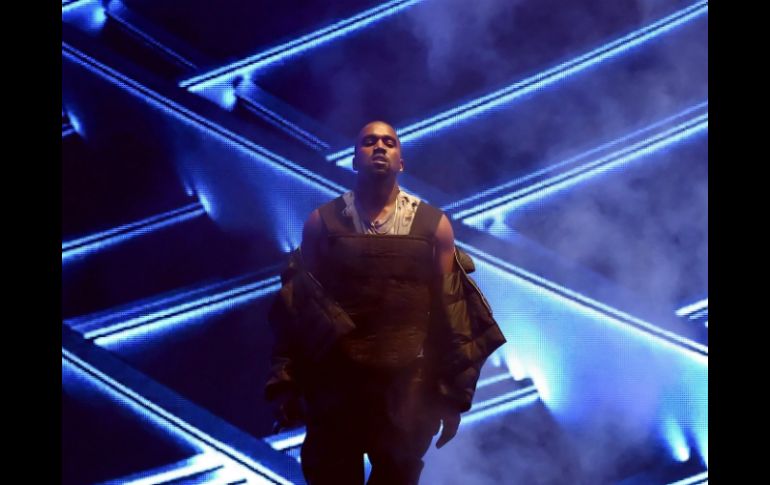 Kanye West cree que la organización de los premios Billboard echó a perder su número. AFP / ARCHIVO