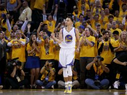 Stephen Curry encabezó el ataque de los Warriors con 34 puntos, seis disparos de tres puntos, seis rebotes y cinco asistencias. AFP / E. Shaw