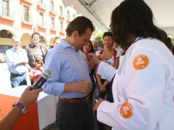 Lemus realizó una serie de actividades lúdicas en la Plaza Juan Pablo II. TWITTER / @PabloLemusN