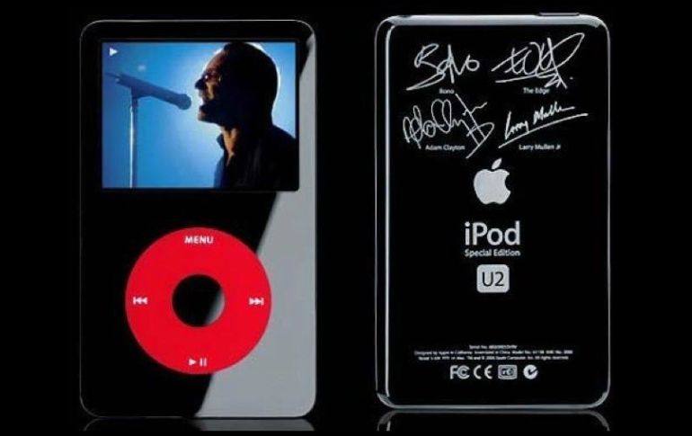 El Ipod edición U2 tenía las firmas de todos los integrantes del grupo en la parte trasera. ESPECIAL / ARCHIVO