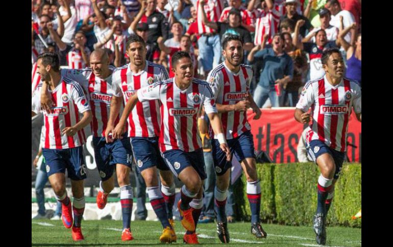 Las Chivas juegan este jueves ante Santos el partido de ida de semifinales de la Liguilla del Clausura 2015. TWITTER / @Chivas