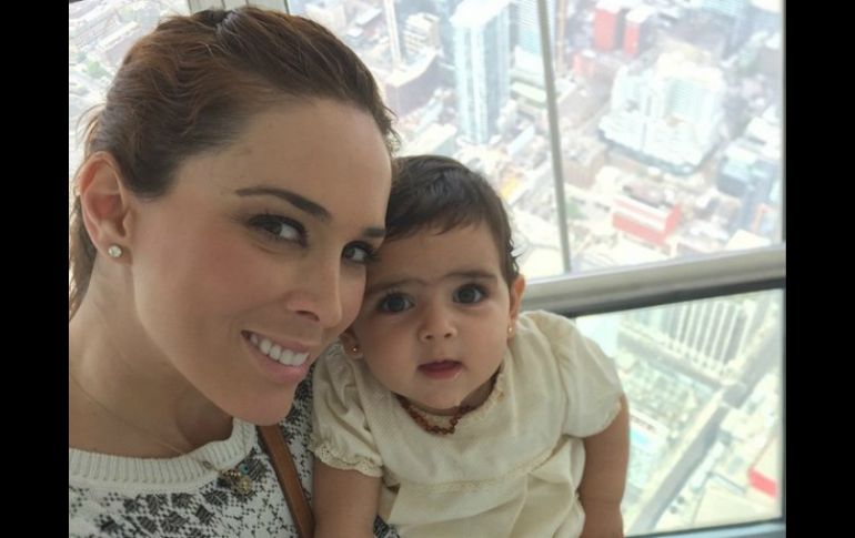 Bracamontes se encuentra de vacaciones en Toronto con su esposo y sus hijas. INSTAGRAM / jackybrv