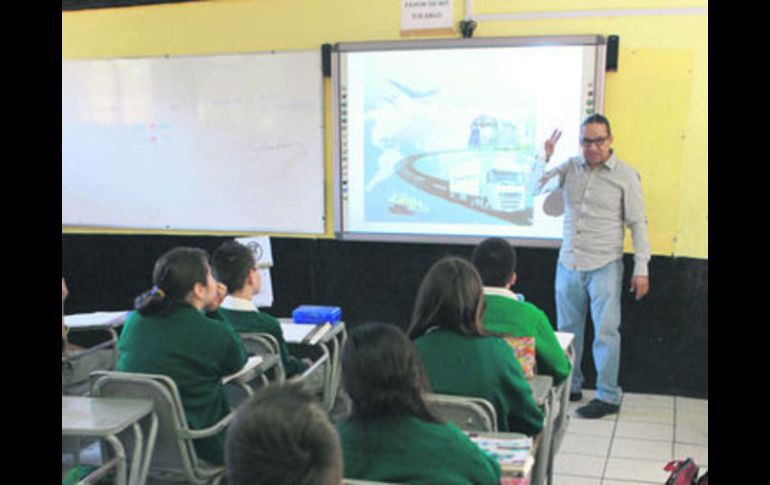 La Secretaría de Educación Jalisco (SEJ) espera que para finales de 2015 cuatro de cada 10 salones tendrán pizarrones interactivos. EL INFORMADOR / ARCHIVO