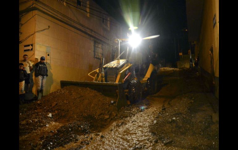 El gobierno garantiza el suministro de agua potable con carrotanques, la entrega de subsidios de arrendamiento y de 500 mercados. EL INFORMADOR / ARCHIVO