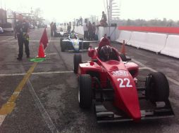 En la categoría de los stock Súper V8, el argentino Waldemar Coronas se llevó la pole, seguido por el tapatío Antonio Pérez. TWITTER / @SupercopaTelcel