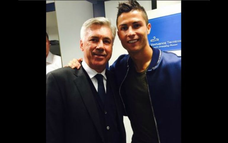 Ronaldo sube una foto a su cuenta de Twitter junto con Carlo. TWITTER / @Cristiano