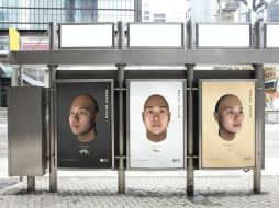 Los retratos robot se exhiben en marquesinas de autobuses y paradas de metro de Hong Kong. EFE /