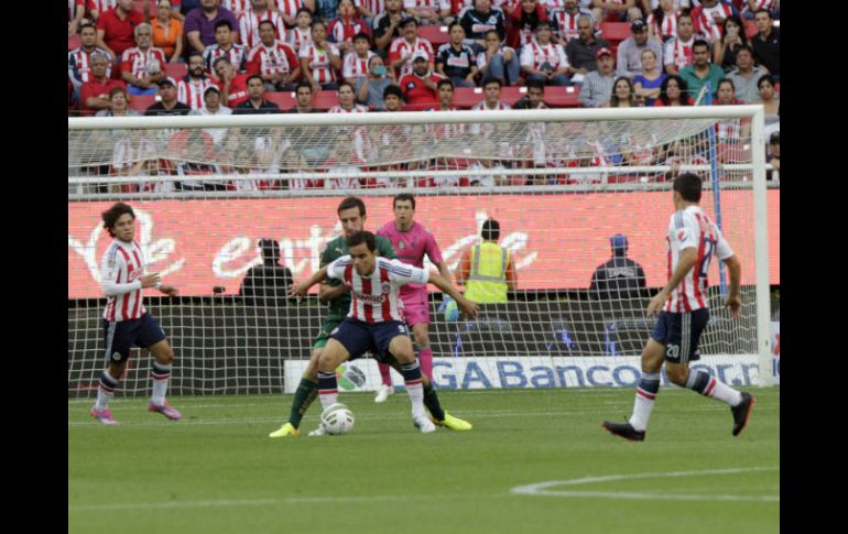 Ante Santos, a Chivas le faltó la intensidad que mostraron en otros partidos. EL INFORMADOR / R. Tamayo