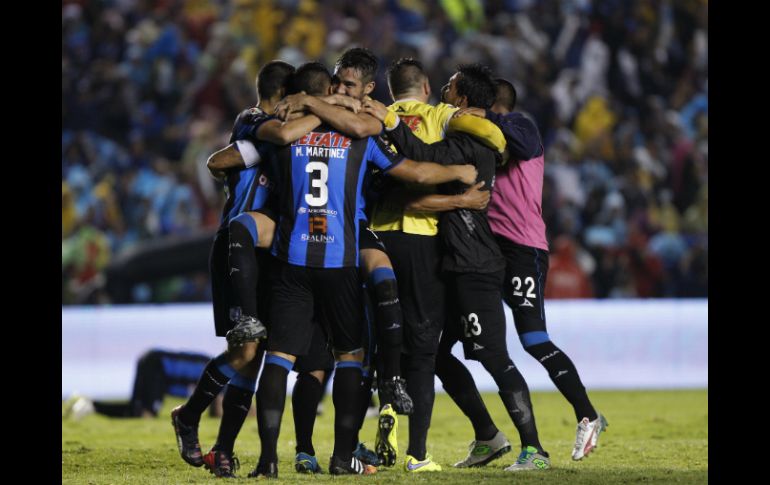 Arturo Villanueva, presidente de Gallos Blancos, afirma que Víctor Vucetich seguirá en el equipo. EFE / ARCHIVO