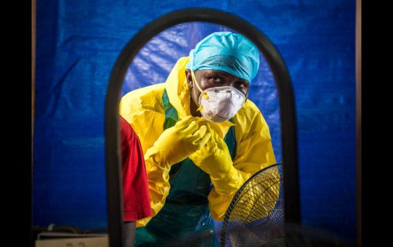 Mientras que Liberia consiguió controlar la epidemia antes de las lluvias, Sierra Leona y Guinea continúan en lucha contra el virus. AP / ARCHIVO