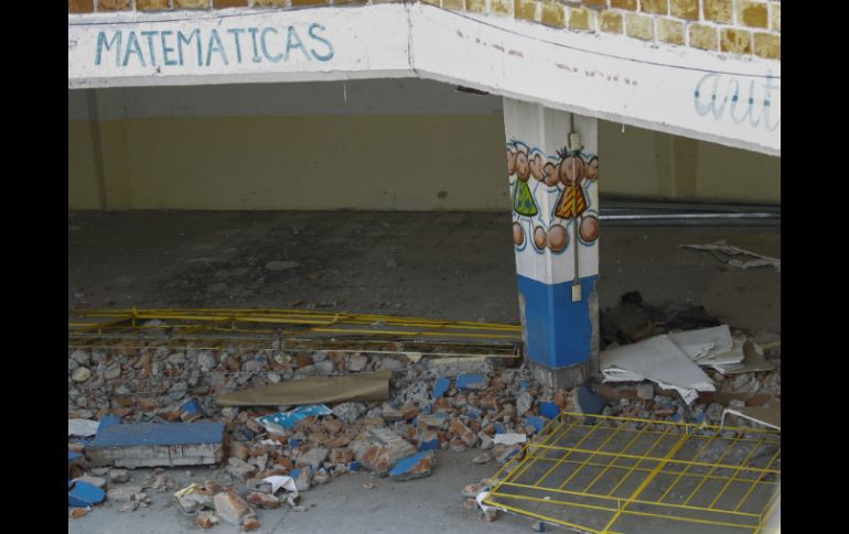 Entre algunos de los trabajos que se alcanzaron a hacer fue la demolición de muros que dividían al mercado con el preescolar. EL INFORMADOR / F. Atilano