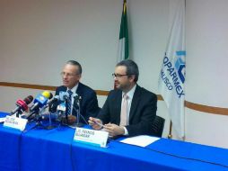 El Presidente de la Coparmex, José Medina Mora Icaza (i), en conferencia de prensa. TWITTER / @JoseMedinaMora