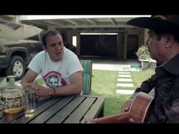 El video incia con un charla entre el músico y Cuauhtémoc Blanco. YOUTUBE /   Cuauhtémoc Blanco PSD