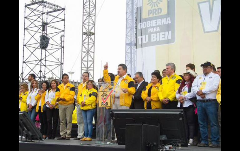 Carlos Navarrete acudió al cierre de campaña de los candidatos del sol azteca en la capital del país. TWITTER / @Navarretecarlos