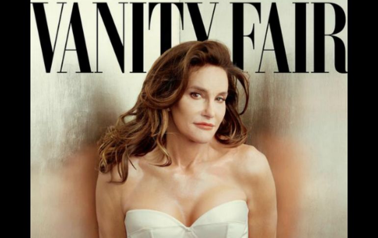 'Llámenme Caitlyn', declara un encabezado con su fotografía en un corsé sin tirantes. TWITTER / @VanityFair