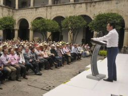 Aristóteles Sandoval se reunió con los productores para llegar a un acuerdo. TWITTER / AristotelesSD