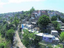 PELIGROSO. Lomas del Paraíso, en Guadalajara, es una de las 23 colonias que tienen riesgos en este municipio. ESPECIAL / @droneprojectmx