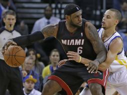 LeBron quiere convertirse en leyenda de la NBA. AP / ARCHIVO