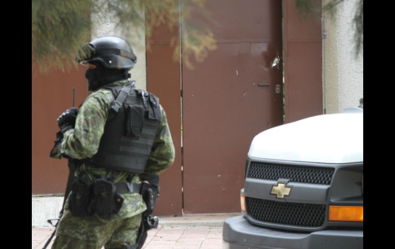 Personal de la Sedena retiró un artefacto explosivo en el estacionamiento de un polideportivo poco después de las 13:00 horas. EL INFORMADOR / ARCHIVO