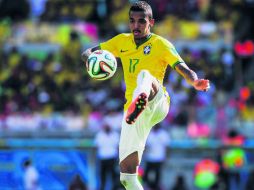 Luiz Gustavo, contención del Wolfsburgo, se suma a las bajas de Diego Alves, Marcelo y  Oscar. MEXSPORT / C. Barreira