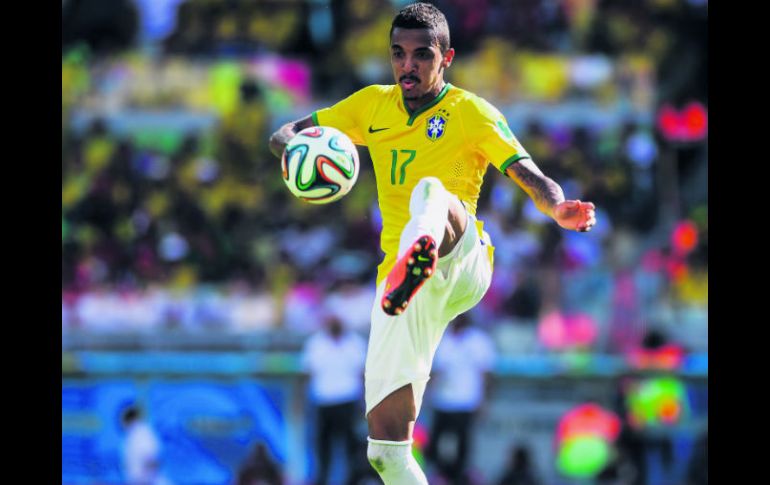 Luiz Gustavo, contención del Wolfsburgo, se suma a las bajas de Diego Alves, Marcelo y  Oscar. MEXSPORT / C. Barreira