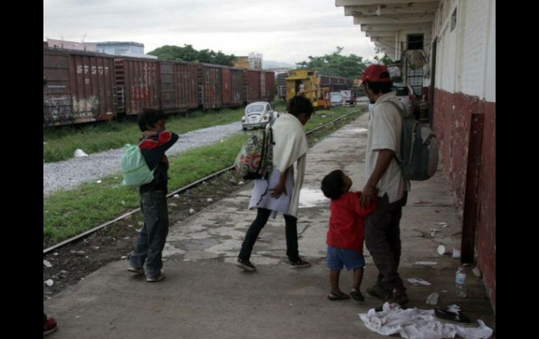 Los migrantes explican que eran trasladados en varios vehículos cuando un grupo armado los interceptó y se resguardaron. NTX / ARCHIVO