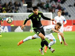 El delantero mexicano Guillermo Martínez (9), encabeza el ataque del equipo dirigido por Sergio Almaguer. MEXSPORT / R.Hood