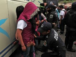 La situación entre manifestantes en Tlapa y uniformados se mantiene tensa. EFE / ARCHIVO