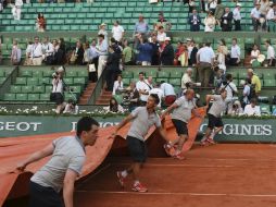 Con dos sets para Novak y uno para Murray, los tenistas buscarán el lugar en la final este 6 de junio. AP / D. Vincent