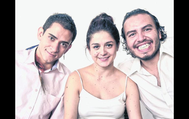 Elenco. Alejandro León, Paloma Domínguez (quien también es la directora) y Joosy Méndez. EL INFORMADOR / E. Barrera